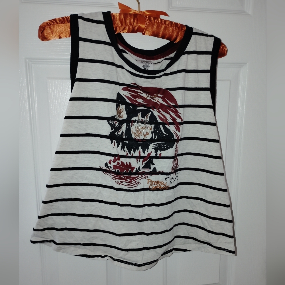 Disney Pirates Of The Caribbean Tank Top (Croppish) Size Medium Women's EUC